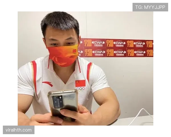 谌利军家里冰箱贴满训练计划，连牛奶保质期都按举重周期标